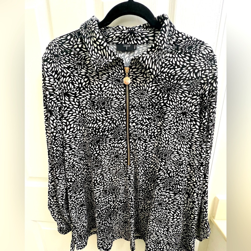 Black and White Patterned Zip-Up Top